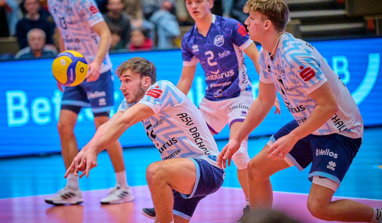 Die Bälle fliegen wieder - Foto:  Andi Fried