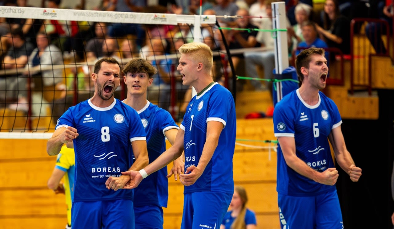 Clevere Blue Volleys siegen in Dresden Foto: Christian Heilwagen Clevere Blue Volleys siegen in Dresden - Foto: Christian Heilwagen