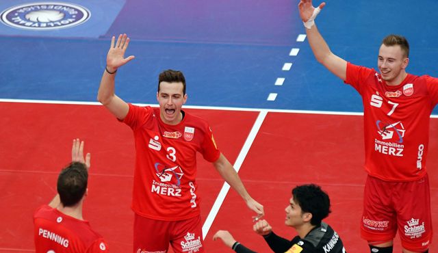 Magische Nacht am Neckar: Comeback-TVR schlägt United Volleys Foto: Ralph Kunze Magische Nacht am Neckar: Comeback-TVR schlägt United Volleys - Foto: Ralph Kunze