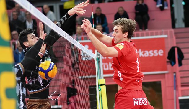 Die Playoff-Kämpfe sind eröffnet Foto: Ralph Kunze Die Playoff-Kämpfe sind eröffnet - Foto: Ralph Kunze