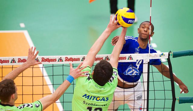 VfB Friedrichshafen holt Sieg Nummer 13 Foto: Günter Kram VfB Friedrichshafen holt Sieg Nummer 13 - Foto: Günter Kram