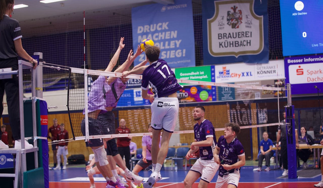 Hauptstadtderby im Sportforum - Foto:  Birgit Herzum