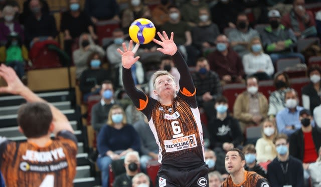 Spitzenposition untermauert Foto: Powervolleys Spitzenposition untermauert - Foto: Powervolleys