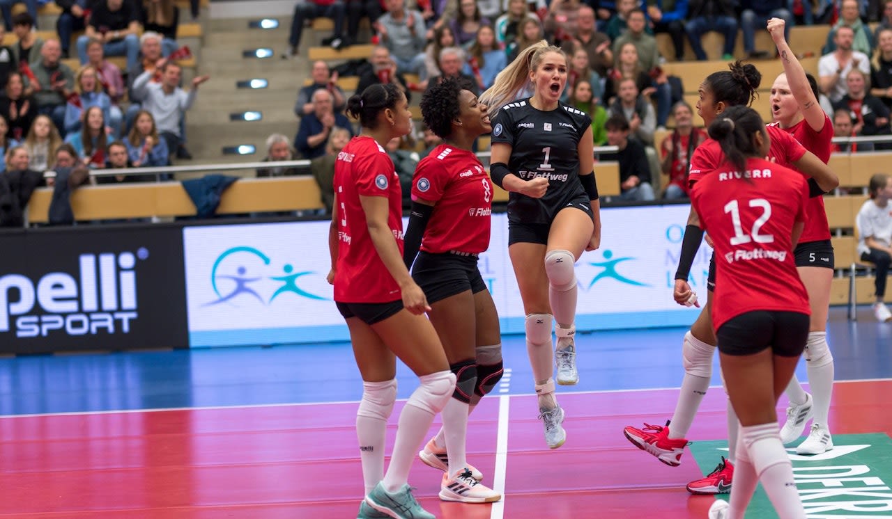 Heißer Tanz mit Blick auf die Playoffs Foto: Rote Raben Vilsbiburg Heißer Tanz mit Blick auf die Playoffs - Foto: Rote Raben Vilsbiburg