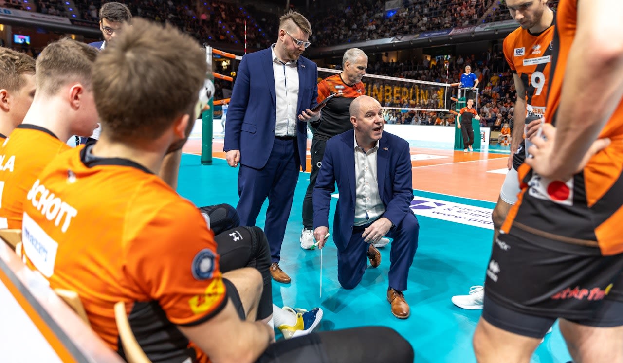 Konstanz im Team hinter dem Team: Sie formen die BR Volleys 2024/25 - Foto: Andreas Gora