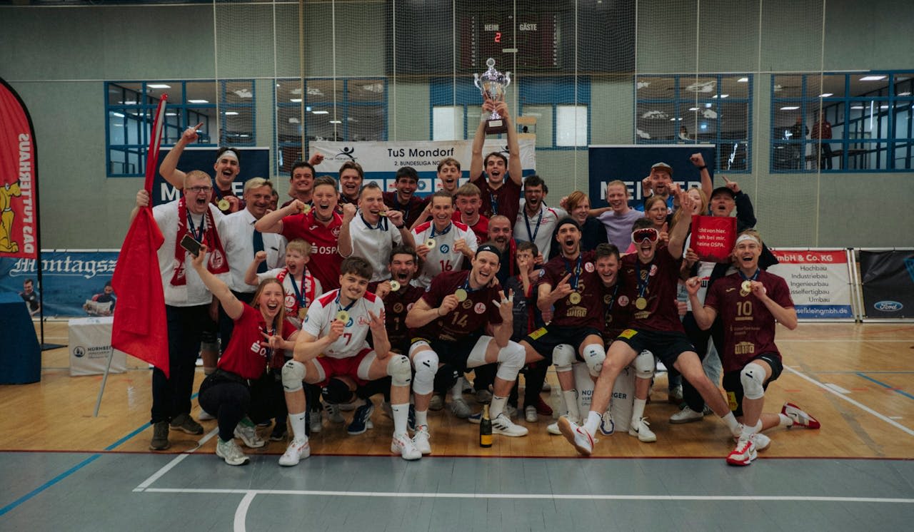 SV Warnemünde wird MEISTER! - Foto:  SVW (TA)