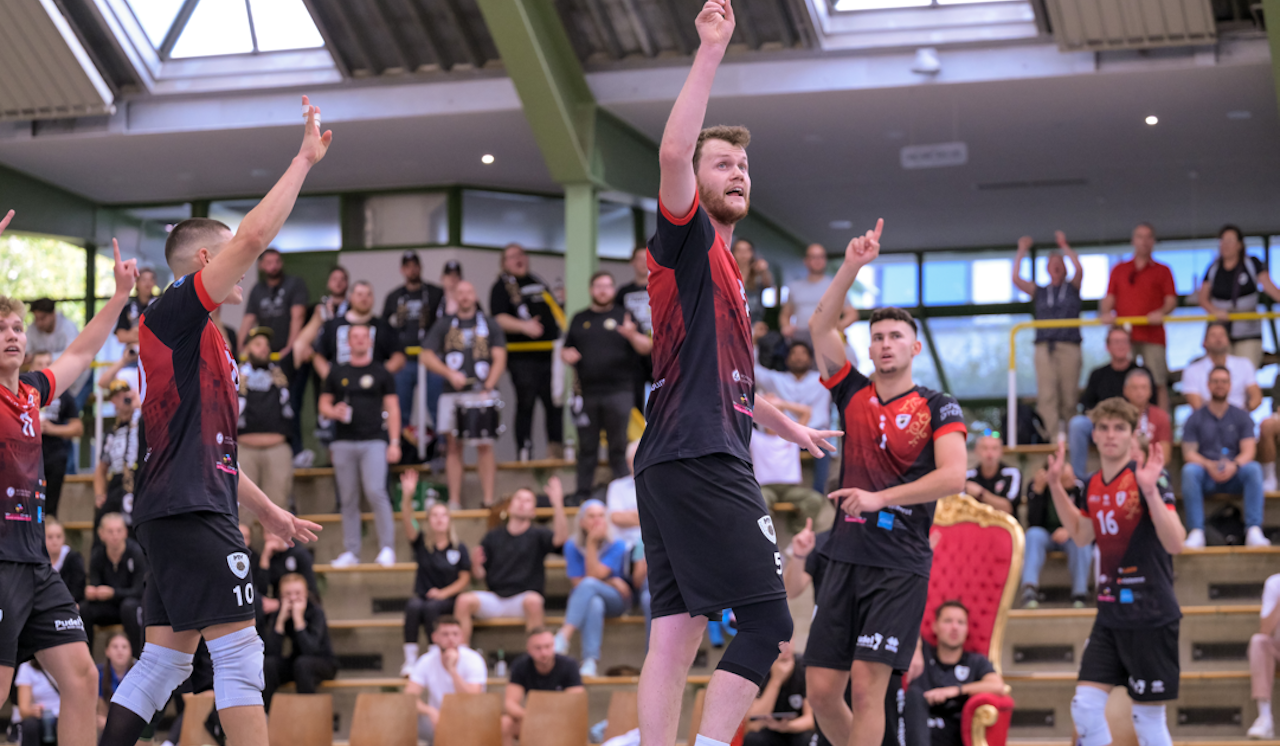 Der erste Heimsieg lässt auf sich warten - Foto:  Justshots