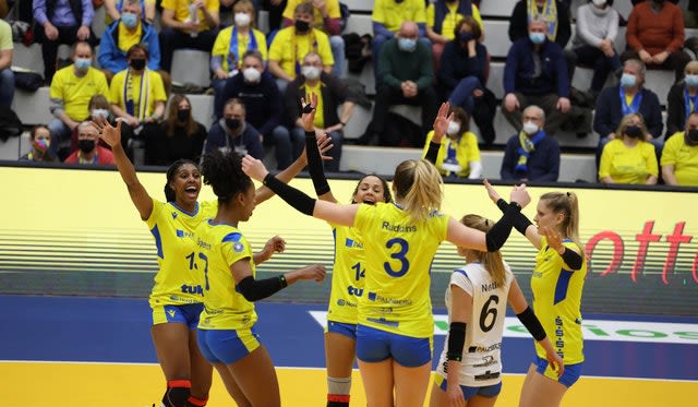 3:0 für den Bundesliga-Dino Foto: Michael Dittmer 3:0 für den Bundesliga-Dino - Foto: Michael Dittmer