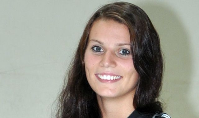 SV Lohhof: Management und Spielerin - Marion Mirtl verlängert Foto: Krex SV Lohhof: Management und Spielerin - Marion Mirtl verlängert - Foto: Krex