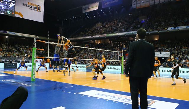 Der Volleyballtempel muss das Team tragen
Foto: Eckhard Herfet Der Volleyballtempel muss das Team tragen
- Foto: Eckhard Herfet