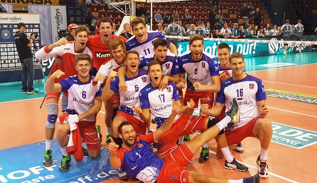 "Dauer-MVP" Dünnes donnert die Uniteds zum ersten Saisonsieg Foto: United Volleys "Dauer-MVP" Dünnes donnert die Uniteds zum ersten Saisonsieg - Foto: United Volleys
