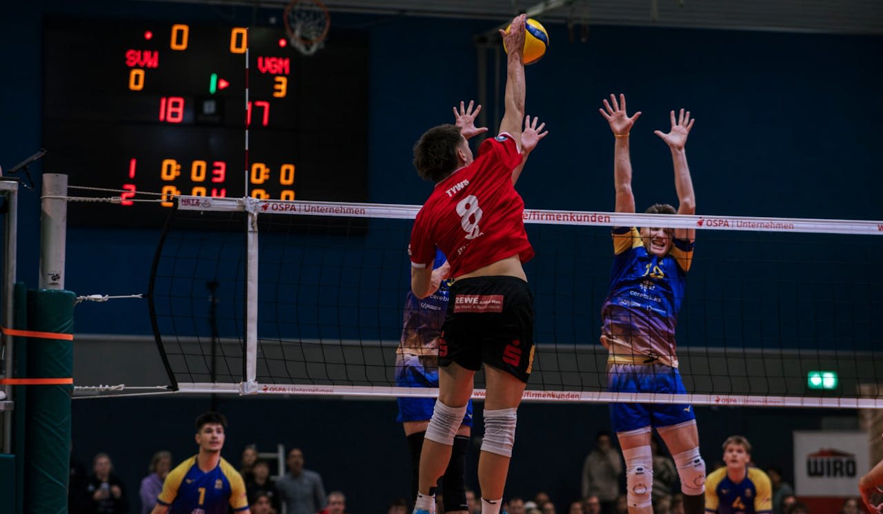 Souveräner Heimsieg vor ausverkaufter Hall - Foto:  Thoren Arlt