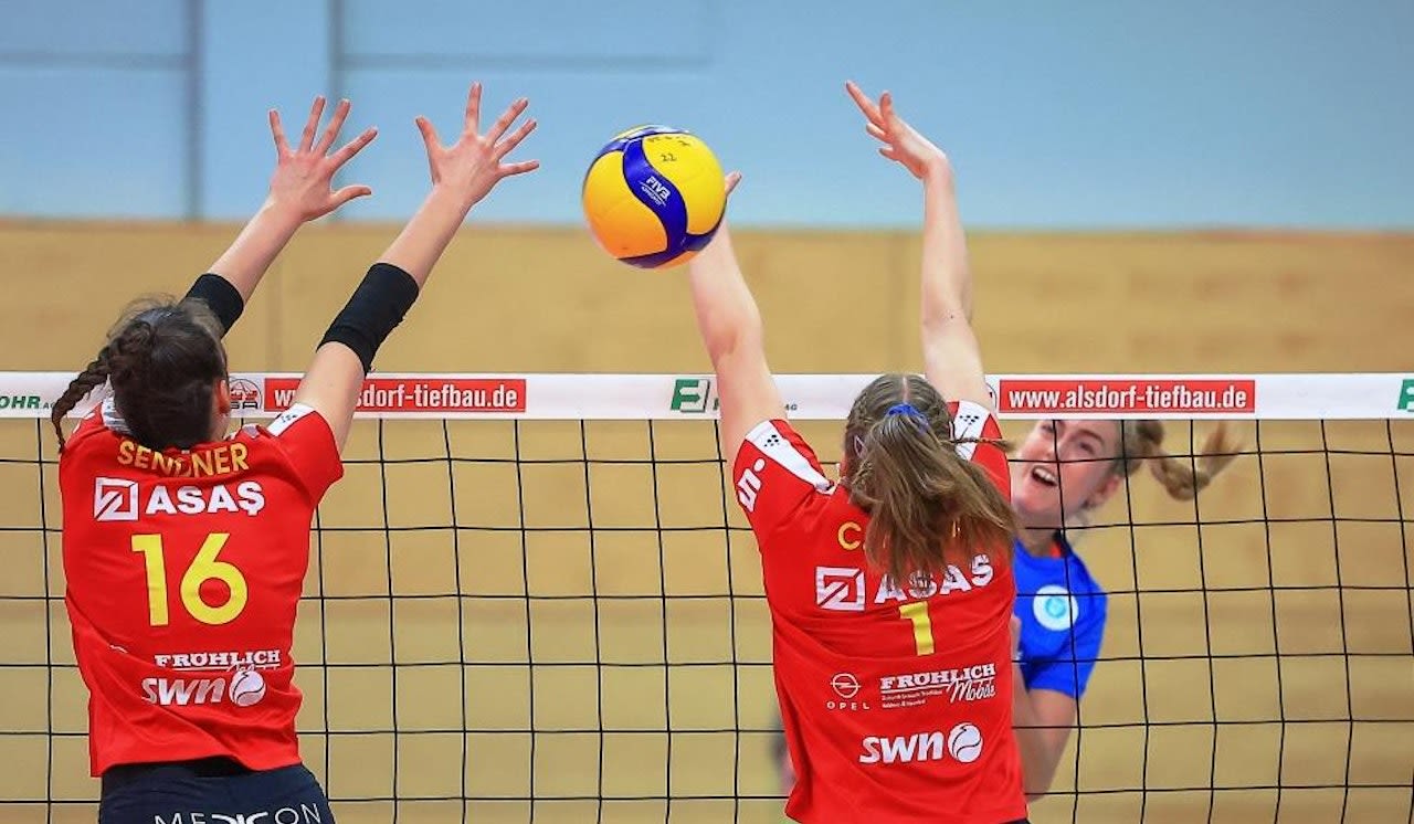 Stimmungsvoller Abschied trotz Niederlage - Foto:  Tobias Jenatschek