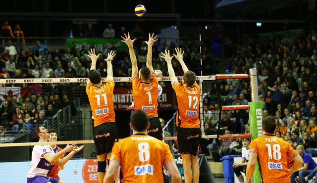 Drittes Heimspiel binnen einer Woche Foto: Eckhard Herfet Drittes Heimspiel binnen einer Woche - Foto: Eckhard Herfet