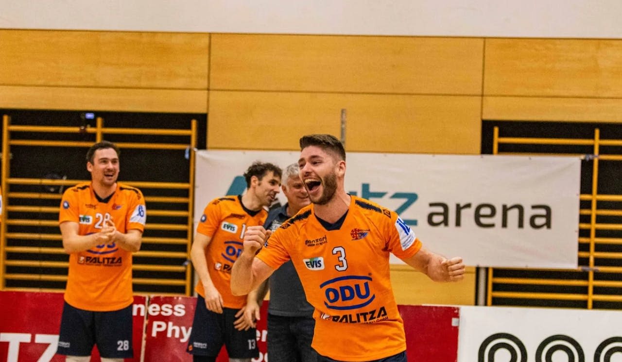 Oberbayern-Derby entwickelt sich zum Krimi - Foto:  Fabian Bartsch