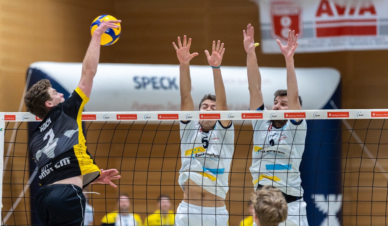 Saisonstart mit Heimspiel - Foto:  Güner Santemiz