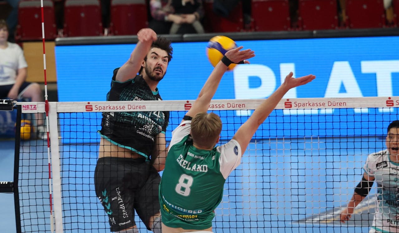 3:0 gegen kämpferische Hachinger - Foto:  TV Düren