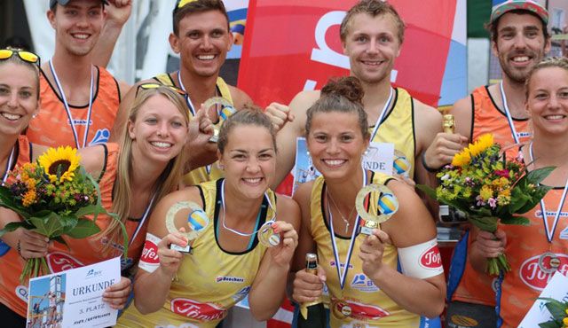 Marion Mirtl und Fabian Wagner wertvollste Spieler der Bayerischen Beachvolleyball Meisterschaft (Foto: Nils Koepke, streaming-press Marion Mirtl und Fabian Wagner wertvollste Spieler der Bayerischen Beachvolleyball Meisterschaft - (Foto: Nils Koepke, streaming-press