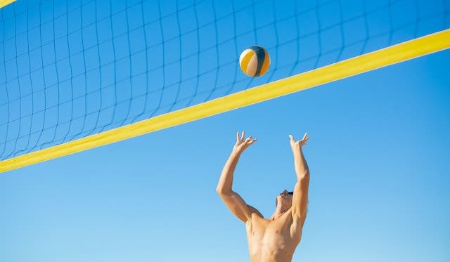 Strandvolleyball vs. Hallenvolleyball: Ein Duell der Disziplinen Photo by Kampus Production Strandvolleyball vs. Hallenvolleyball: Ein Duell der Disziplinen - Photo by Kampus Production