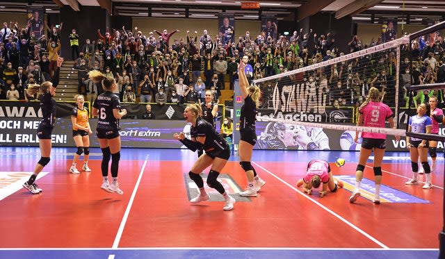 Ladies in Black gewinnen zu Hause Foto: Ladies in Black Aachen Andreas Steindl Ladies in Black gewinnen zu Hause - Foto: Ladies in Black Aachen Andreas Steindl