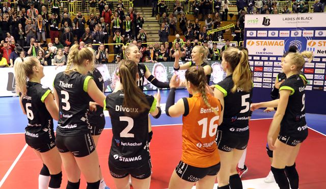 Verdienter Sieg im Schlussspurt zu Hause Foto: Ladies in Black Aachen\ Andreas Steindl Verdienter Sieg im Schlussspurt zu Hause - Foto: Ladies in Black Aachen\ Andreas Steindl