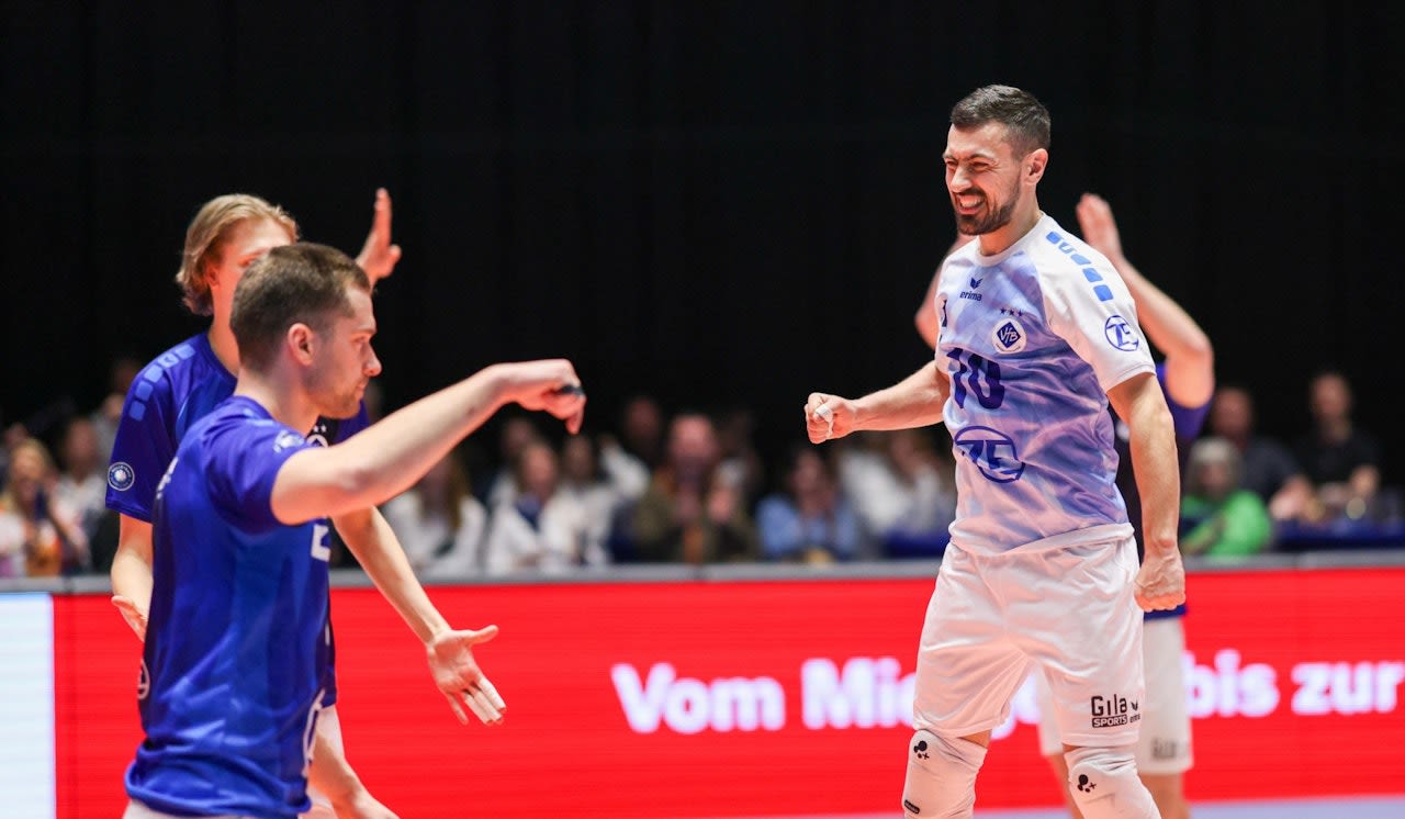 VfB erzwingt das Entscheidungsspiel - Foto:  Alexander Hoth