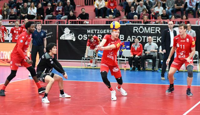Schwaben-Derby: -Die richtige Antwort liefern- Foto: Klaus Hirsch Schwaben-Derby: -Die richtige Antwort liefern- - Foto: Klaus Hirsch