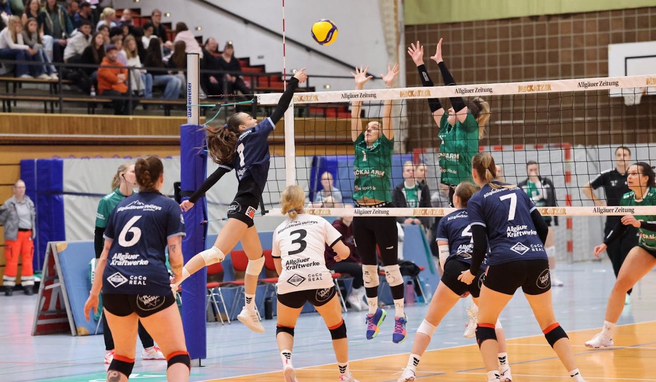 Sonthofen unterliegen Unterhaching - Foto:  Gerwig Löffelholz