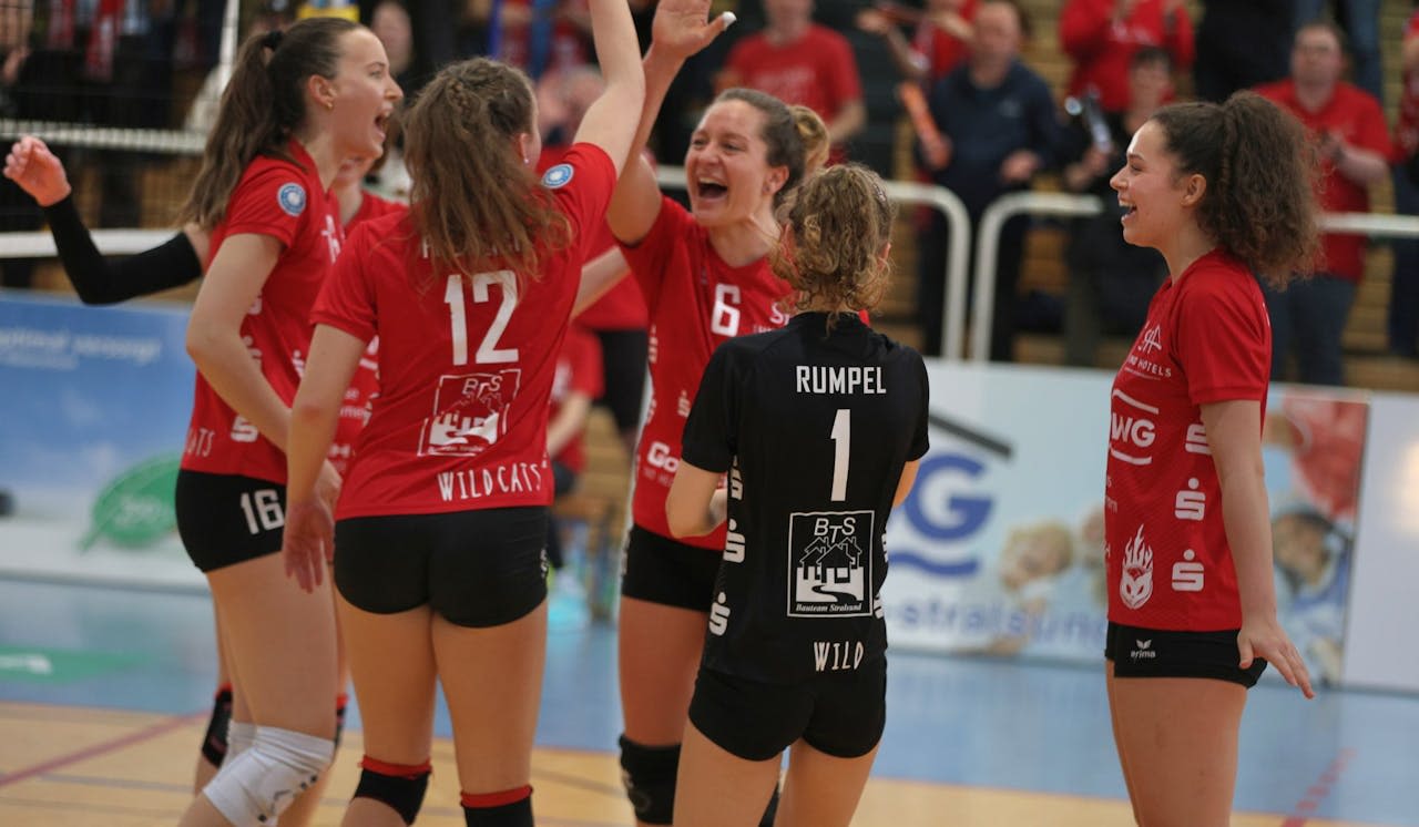 Sieg im letzten Heimspiel der Saison Foto: Marco Schlicht Sieg im letzten Heimspiel der Saison - Foto: Marco Schlicht