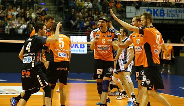Erfolgreicher Auftakt im Volleyballtempel Foto: Eckhard Herfet Erfolgreicher Auftakt im Volleyballtempel - Foto: Eckhard Herfet