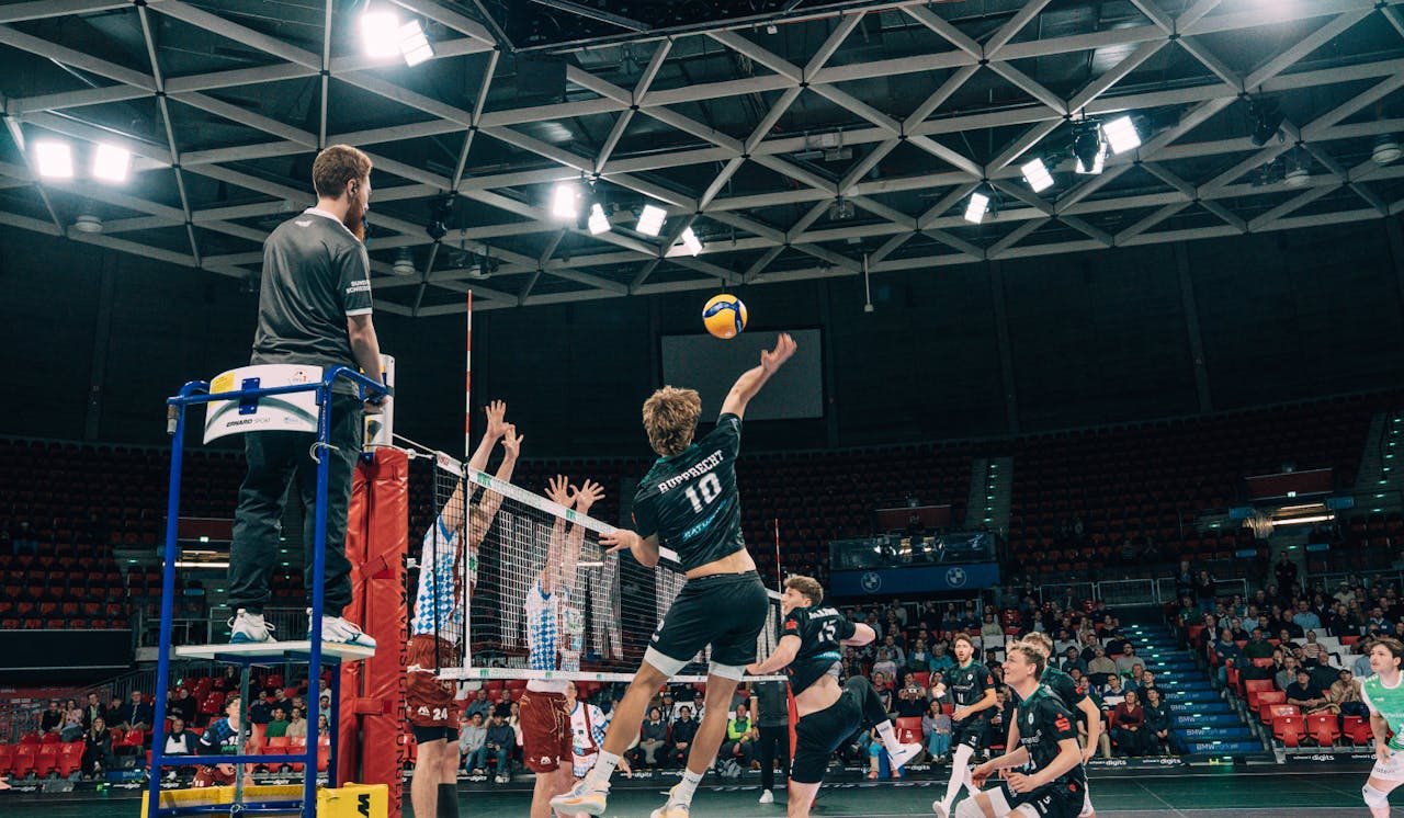 Starker TSV-Start, starkes Herrsching-Ende - Foto:  Steffen (WWK Volleys Herrsching)