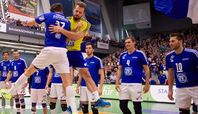 Häfler starten Einzelticketverkauf Foto: Günter Kram Häfler starten Einzelticketverkauf - Foto: Günter Kram