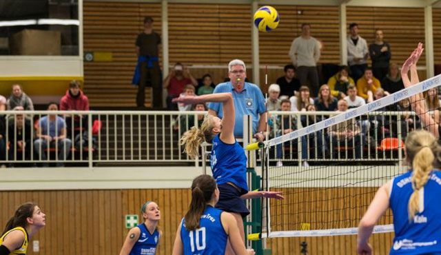 DSHS SnowTrex Köln-Volleyballerinnen mit knappen Niederlagen Foto: Martin Miseré DSHS SnowTrex Köln-Volleyballerinnen mit knappen Niederlagen - Foto: Martin Miseré