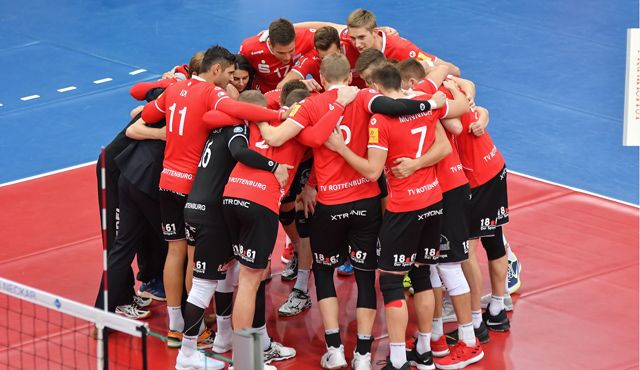 Voller Angriff im DVV-Pokal gegen Friedrichshafen Foto: Ralph Kunze Voller Angriff im DVV-Pokal gegen Friedrichshafen - Foto: Ralph Kunze
