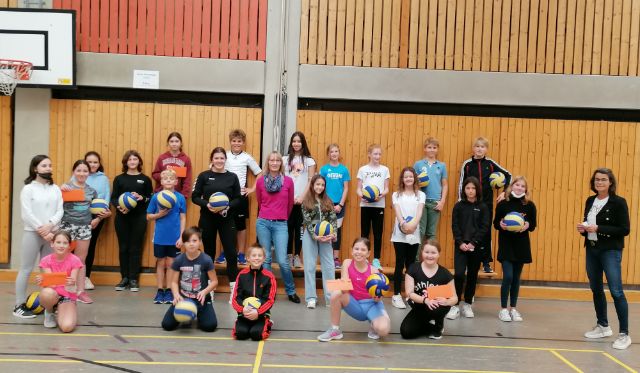 Freikartenaktion für die Volleyball-AG des Anton-Bruckner-Gymnasiums Foto: Saradeth Freikartenaktion für die Volleyball-AG des Anton-Bruckner-Gymnasiums - Foto: Saradeth