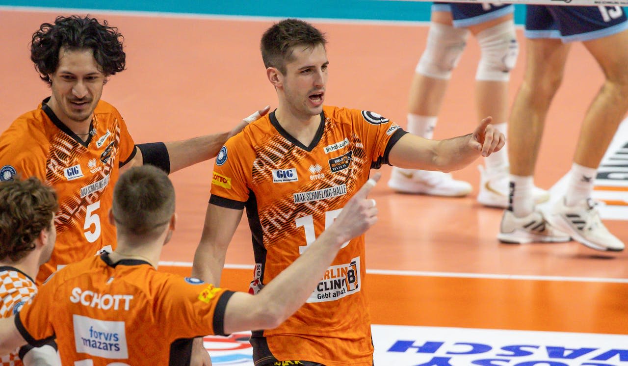 Mit weiterem Heimerfolg in Richtung Playoffs Foto: Andreas Gora Mit weiterem Heimerfolg in Richtung Playoffs - Foto: Andreas Gora