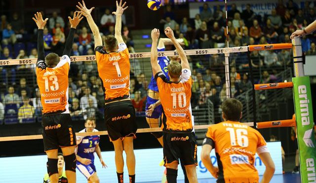 Spitzenspiel im Volleyballtempel - Foto: Eckhard Herfet