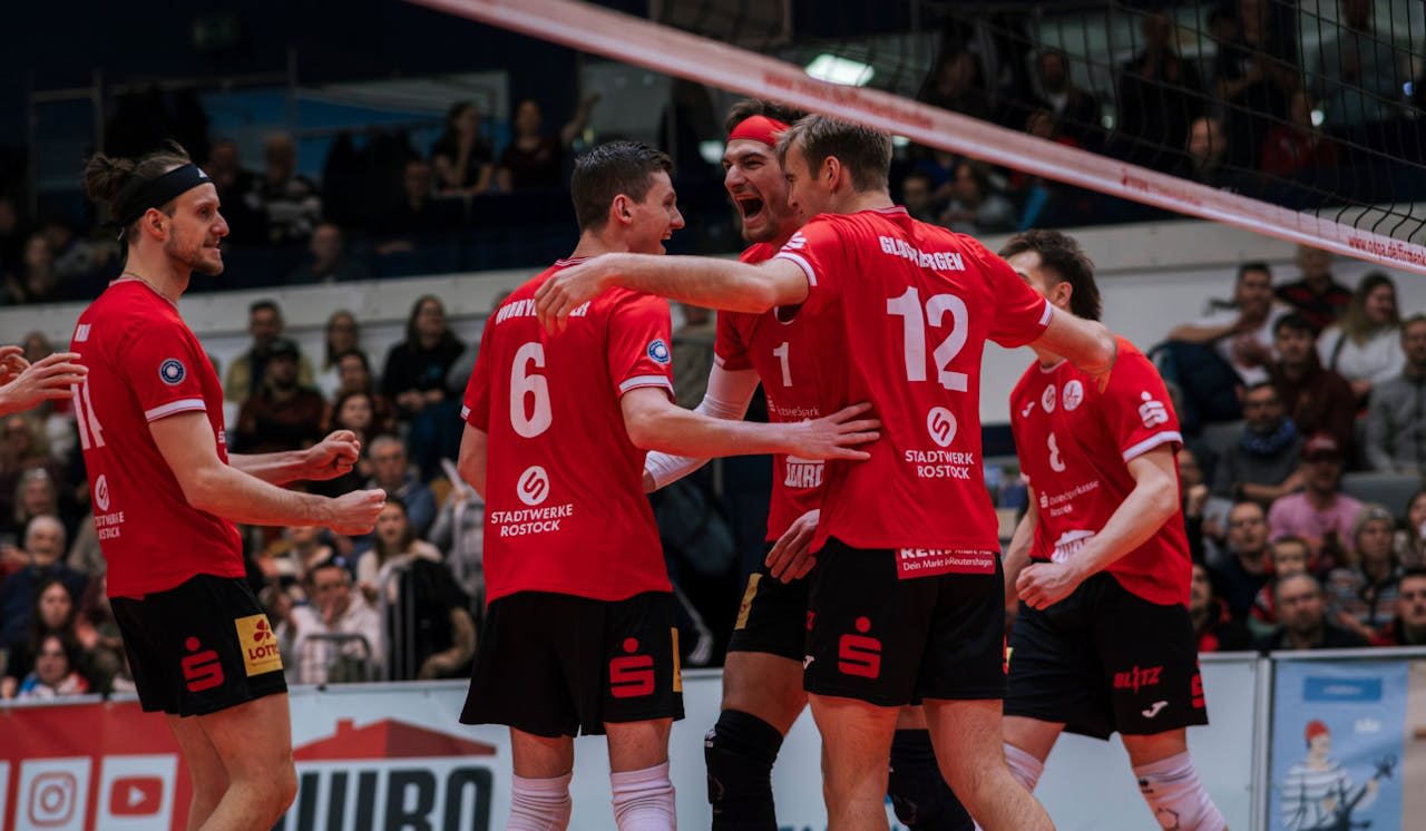 SV Warnemünde gewinnt nervenstark - Foto:  Thoren Arlt