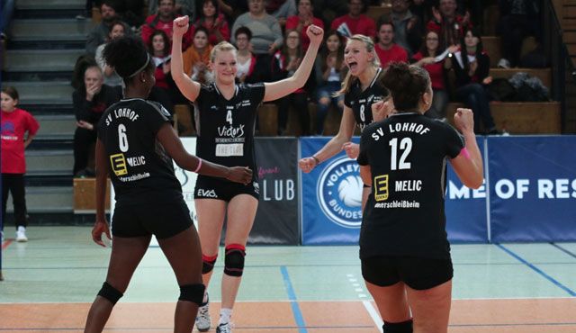 Bundesliga Damen verlieren 2:3 gegen eine kompakte Stuttgarter Mannschaft Foto: R. Buschik Bundesliga Damen verlieren 2:3 gegen eine kompakte Stuttgarter Mannschaft - Foto: R. Buschik