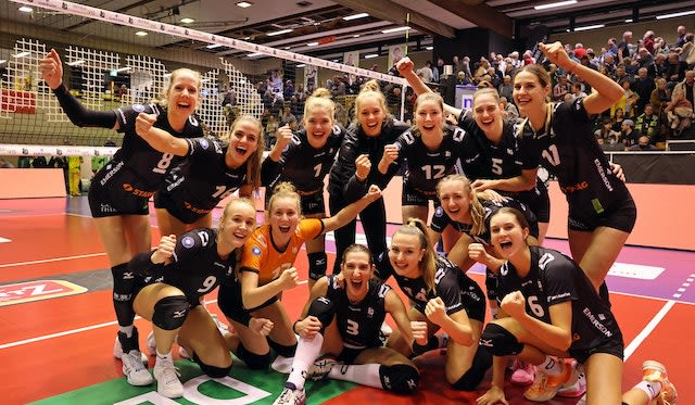 Ladies siegen klar im Derby Foto: Ladies in Black Aachen Andreas Steindl Ladies siegen klar im Derby - Foto: Ladies in Black Aachen Andreas Steindl