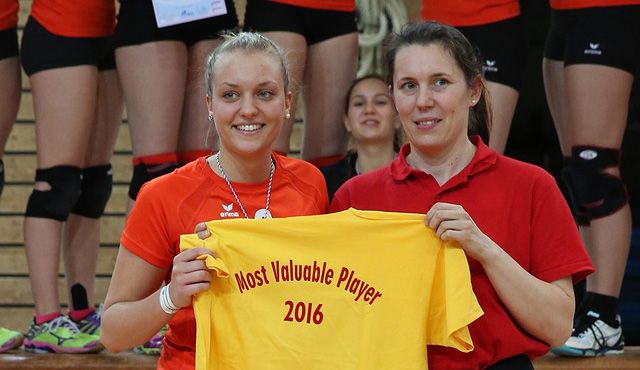 20-jährige Dana Schmit kehrt als Nationalspielerin nach Straubing zurück Foto: Heiko Hauk 20-jährige Dana Schmit kehrt als Nationalspielerin nach Straubing zurück - Foto: Heiko Hauk