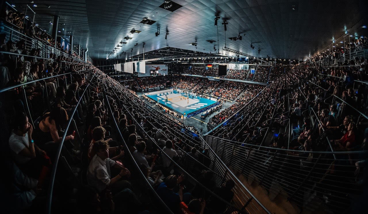 Zuschaueransturm: Volleyballtempel bricht Rekorde - Foto: Justus Stegemann