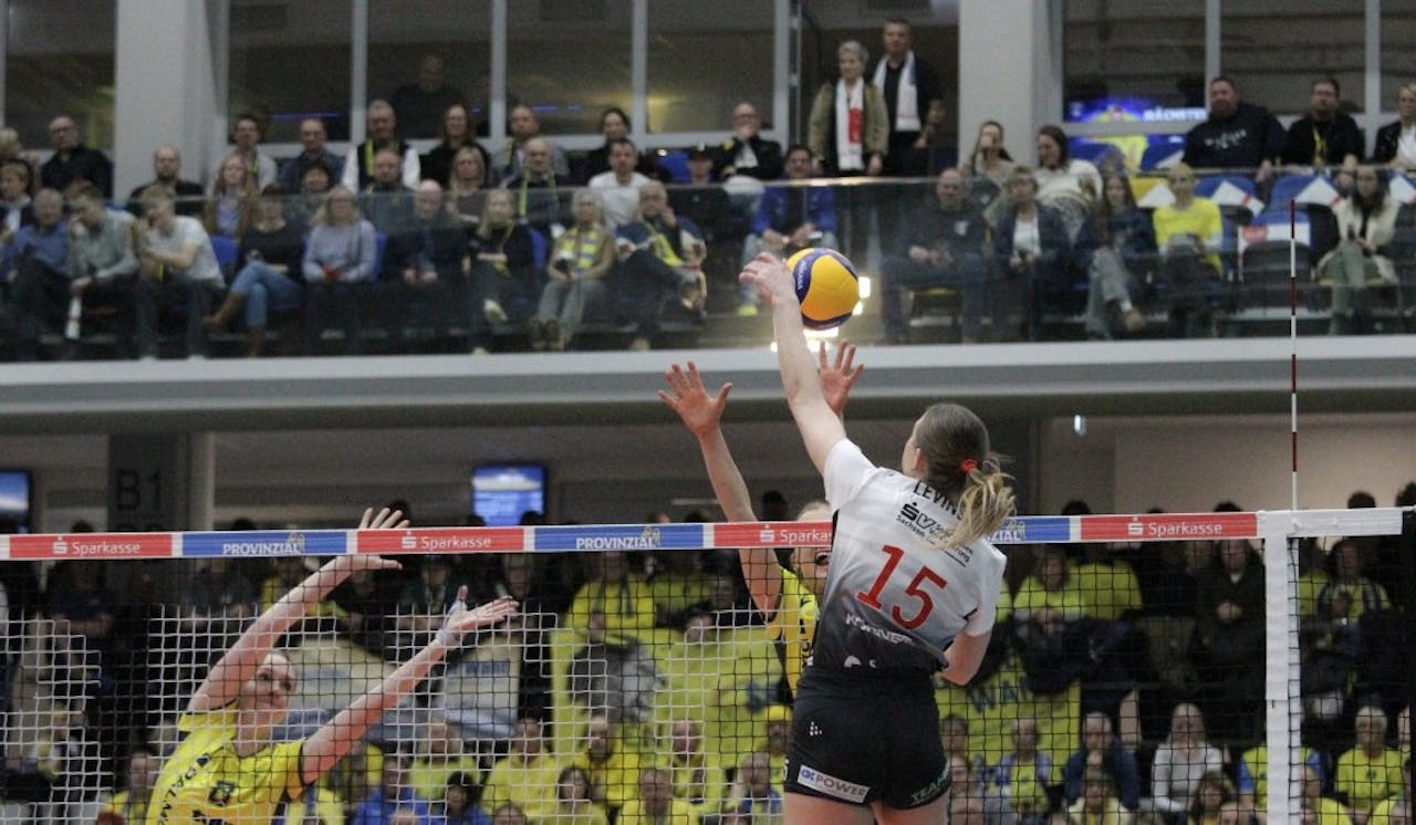 Keine Punkte im Ostderby - Foto:  Daniel Hinsdorf