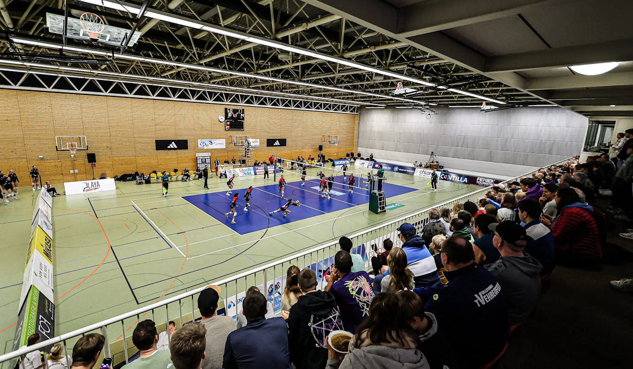 Erster Satzgewinn im DVV-Pokal: DSHS SnowTrex Köln verliert das DVV-Pokalachtelfinale gegen Schwarz-Weiß Erfurt mit 1:3 Foto: Florian Zons Erster Satzgewinn im DVV-Pokal: DSHS SnowTrex Köln verliert das DVV-Pokalachtelfinale gegen Schwarz-Weiß Erfurt mit 1:3 - Foto: Florian Zons