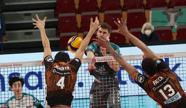 Düren: 1:3 gegen starken Meister Foto: powervolleys Düren: 1:3 gegen starken Meister - Foto: powervolleys