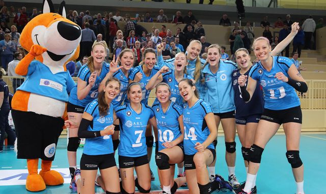 VCW feiert Heimsieg gegen VolleyStars Thüringen Foto: Detlef Gottwald VCW feiert Heimsieg gegen VolleyStars Thüringen - Foto: Detlef Gottwald