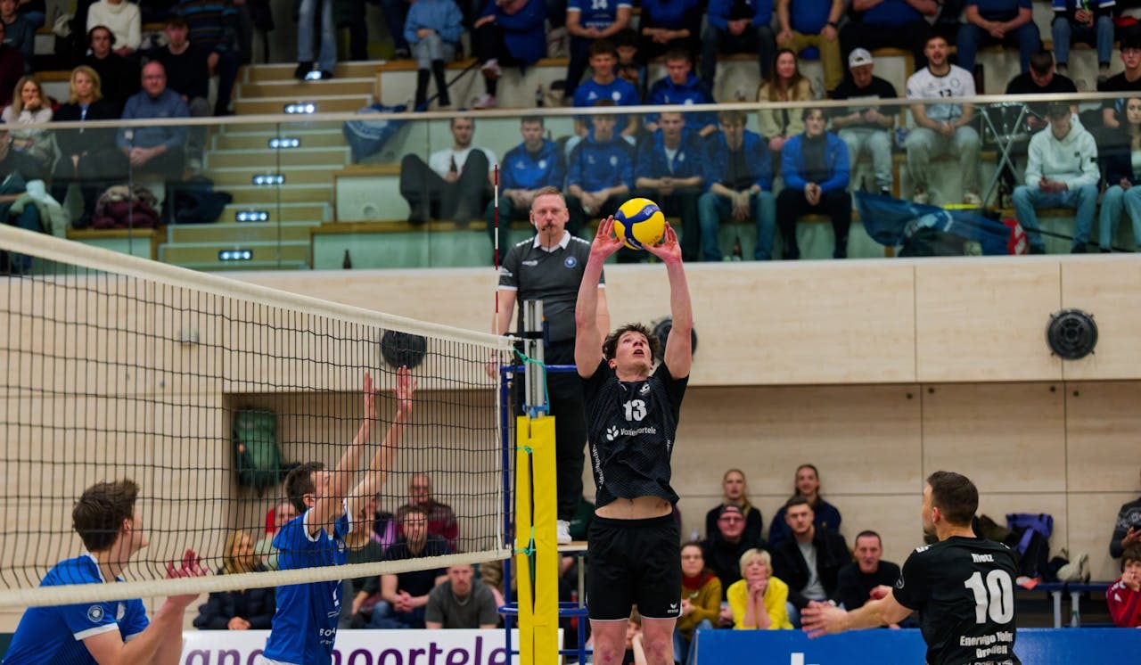 Spitzenreiter knapp unterlegen - Foto:  VC Dresden/Frank Kleinert