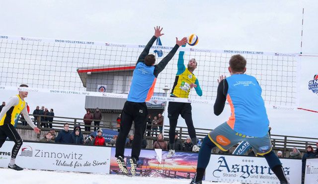 Titelambitionen im Schnee ::: 1. Deutsche Snow-Volleyball Meisterschaft am Sahnehang in Winterberg  - Fotoquelle: Sportplatz