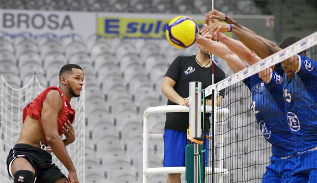 Häfler Volleyballer besiegen Chaumont - Foto: Kram