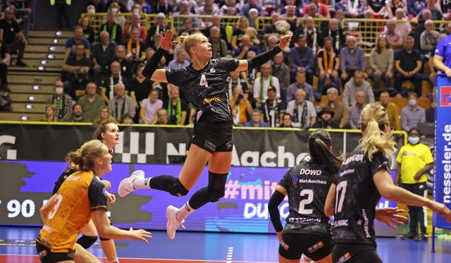 Aachen unterliegt in Stuttgart Foto: Ladies in Black Aachen Andreas Steindl Aachen unterliegt in Stuttgart - Foto: Ladies in Black Aachen Andreas Steindl